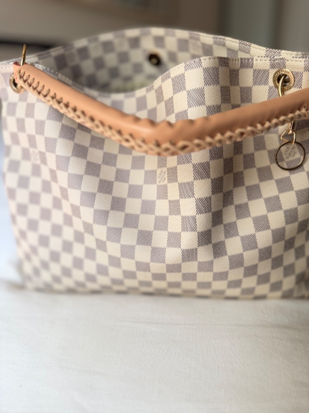 Bag - Picture 2 of 4